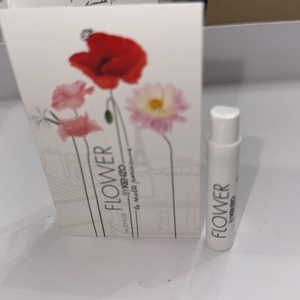 🌷3/$15 NWT flower by kenzo la recolte Parisienne sample